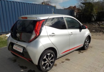 Toyota Aygo II Hatchback 3d Facelifting 1.0 VVT-i 72KM 2021 Toyota Aygo Okazja Benzyna 72KM, zdjęcie 9