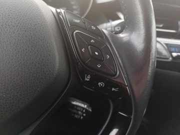 Toyota C-HR I Crossover Facelifting 1.8 Hybrid 122KM 2020 Toyota C-HR 1.8 Hybrid GPF Comfort 1.8 Hybrid GPF, zdjęcie 16