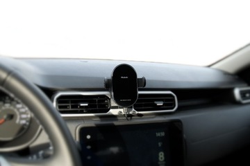 Dacia Duster 2022+ держатель для зарядки телефона