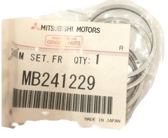 MB241229 ZESTAW PODKŁADEK DYSTANSOWYCH PAJERO L200
