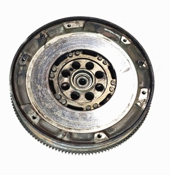 KOLO DVOUHMOTNÉ MERCEDES 2.0 16V 111.945 CLK W202 C208 C200