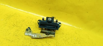 ZAMEK KLAPY TYŁ OCTAVIA I 1U6827565E 96-02r