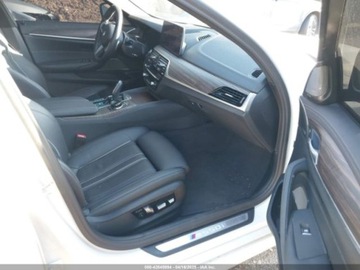 BMW Seria 5 G90-91 2023 BMW Seria 5 M550 I xDrive 2023 4.4l 4.4 Benzyna 523KM, zdjęcie 9