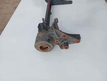 Nissan CABSTAR MAXITY 07 - кронштейн крепления петли передней кабины K327