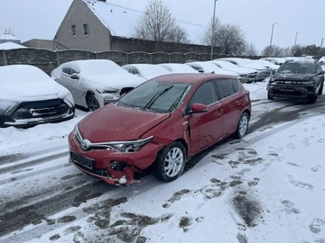 Toyota Auris II Hatchback 5d Facelifting 1.8 Hybrid 136KM 2015 Toyota Auris Hybryda Klimatronik Podgrzewanie, zdjęcie 4