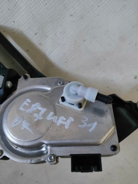 BMW E87 E81 FACELIFT MOTOREK STĚRAČE ZADNÍ