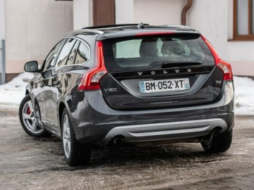 Volvo V60 I Kombi 1.6 T4 180KM 2012 Volvo V60 1.6T 180KM Summum ! Full Opcja Super !, zdjęcie 1