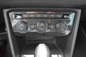 Volkswagen Tiguan II SUV 2.0 TDI 190KM 2019 Volkswagen Tiguan SalonPL 2.0 TDI 190KM DSG 4x4 R-Line DCC Pakiety LED TOP, zdjęcie 25
