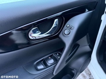 Nissan Qashqai II Crossover 1.2 DIG-T 115KM 2015 Nissan Qashqai Nissan Qashqai 1.2 DIG-T N-Vision 1.2 Benzyna 115KM, zdjęcie 25