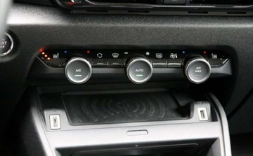 Citroen 2023 Citroen C4X e-C4 X EV136 50kWh Shine Gwarancja od RiA Elektryczny 136KM, zdjęcie 16