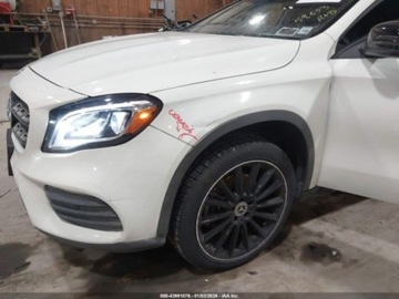 Mercedes GLA I 2018 Mercedes-Benz GLA 2018 MERCEDES-BENZ GLA 250 4MATIC 2.0 Benzyna 208KM, zdjęcie 4