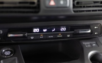 Toyota 2022 Toyota Proace City Verso City Verso 1.2 D-4T Family Aut. 1.2 Benzyna 130KM, zdjęcie 19