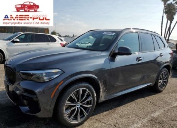 BMW X5 G05 2022 BMW X5 M50i 2022 4.4l 4.4 Benzyna 523KM