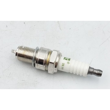 Свеча зажигания F7Tc