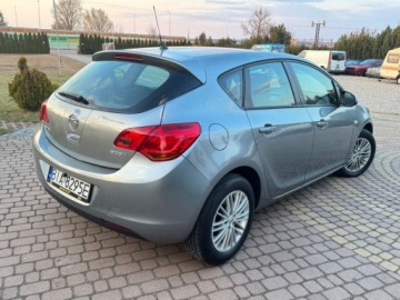 Opel Astra J Hatchback 5d 1.4 Twinport ECOTEC 100KM 2011 Opel Astra 1.4 100KM Klima 1-reka Tablet Carplay Gotowy do jazdy PL, zdjęcie 28