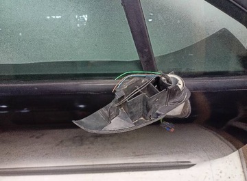 ДВЕРЬ ПЕРЕДНЯЯ ПРАВАЯ CITROEN C4 1.6 HDI