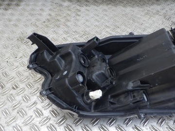 ФАРА ПЕРЕДНЯЯ ПРАВАЯ TOYOTA YARIS IV