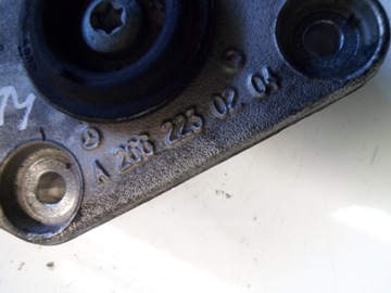 MERCEDES A W169 2.0CDI UCHYCENÍ MOTORU A2662230204