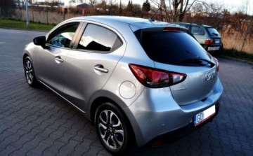 Mazda 2 III Hatchback 5d 1.5 SKY-G 90KM 2015 Mazda 2 Automat, Podgrzewane fotele, Czujniki parkowania tyl 1.5 Benzyna, zdjęcie 3