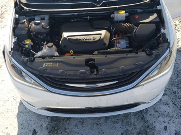 Chrysler Pacifica II 2018 Chrysler Pacifica Hybrid Limited 2018 3.6l 3.6 Hybryda 260KM, zdjęcie 6