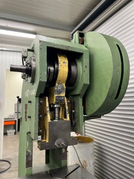 ЭКСЦЕНТРИЧЕСКИЙ ПРЕСС COTELLI P 60 FVL