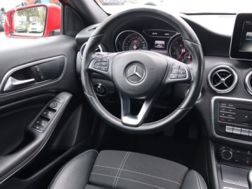 Mercedes Klasa A W176 Hatchback 5d Facelifting 160 102KM 2016 Mercedes A A 160, Salon Polska, Skóra, Klima, zdjęcie 6