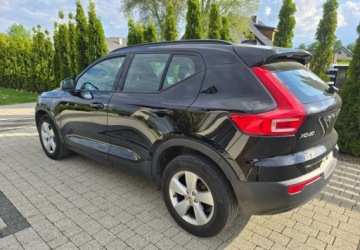 Volvo XC40 2021 Volvo XC 40 Volvo XC 40 T2 Momentum Pro 1.5 Benzyna 129KM, zdjęcie 4