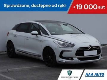 DS 5 Hatchback (Citroen) 2.0 HDi Hybrid4 200KM 2013 Citroen DS5 Hybrid4 Airdream, 197 KM, 4X4