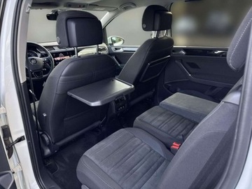 Volkswagen Touran III 1.5 TSI EVO 150KM 2019 Volkswagen Touran TSI 150KM Highline 7 os. R-Line Exterieur LED Nawiga, zdjęcie 30