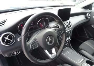 Mercedes GLA I Off-Roader Facelifting 2.1 200d 136KM 2018 Mercedes-Benz GLA 2.2CDI 136KM Bezwypadkowy Oplacony Ledy 2.1 Diesel, zdjęcie 10