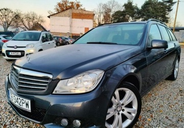 Mercedes Klasa C W205 2014 Mercedes-Benz Klasa C Duza navi Bezwypadek