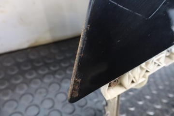 BLATNÍK LEVÝ PŘEDNÍ MITSUBISHI LANCER IX X42
