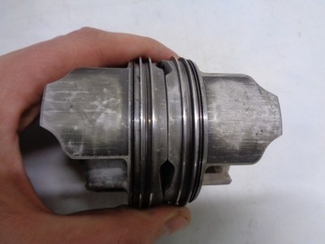 HONDA CBR 929 SC44 Tłoki Pierścienie