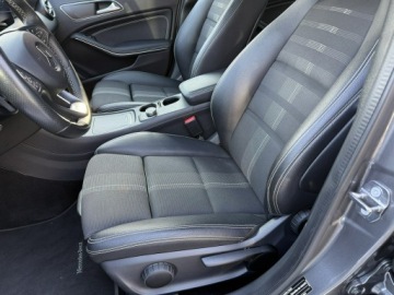 Mercedes Klasa A W176 Hatchback 5d Facelifting 200 156KM 2017 Mercedes A 200 AUTOMAT. ASYSTENT. 1.6 BEN., zdjęcie 13
