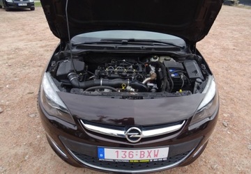 Opel Astra J Sports Tourer Facelifting 1.7 CDTI ECOTEC 110KM 2013 Opel Astra 1.7d-klimatron-duze radio-alu-0placony 1.7 Diesel 110KM, zdjęcie 12