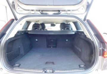 Volvo V60 II  Kombi 2.0 D3 150KM 2019 Volvo V60 z Gwarancja Kamera Model 2020r 2.0 Diesel 150KM, zdjęcie 26