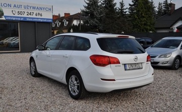 Opel Astra J Sports Tourer 1.4 Twinport ECOTEC 100KM 2012 Opel Astra 150 JAHRE Benzyna Tempomat Cz. parkowania Klimatyzacja 1.4 100KM, zdjęcie 8