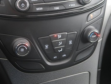 Opel Insignia I Sports Tourer Facelifting 2.0 CDTI ECOTEC 130KM 2015 Opel Insignia 2.0 CDTI, Salon Polska, Serwis ASO, zdjęcie 11