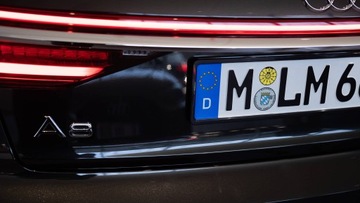 Рамка номерного знака Audi 2 Frames