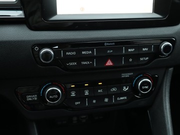 Kia Niro I Crossover 1.6 GDi Hybrid 141KM 2019 Kia Niro Hybrid, Salon Polska, Serwis ASO, zdjęcie 12