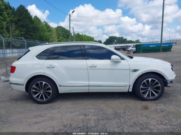 Bentley Bentayga 2019 Bentley Bentayga V8 2019 4.0l 4.0 Benzyna 542KM, zdjęcie 6