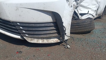 TOYOTA COROLLA E16 LIFT 16-19 r. KRATKA zderzaka przedniego LEWA