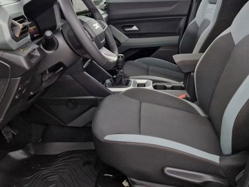 Dacia Bigster 1.2 mild hybrid 140 140KM 2025 Od ręki - Extreme 1.2 TCe mHEV 140KM / Pakiet Parking, Zimowy Plus, zdjęcie 4