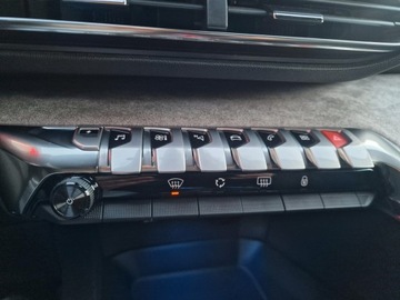 Peugeot 3008 II Plug-In Hybrid Facelifting 1.6 HYBRID 225KM 2022 Peugeot 3008 GT Line maly przebieg, zdjęcie 27