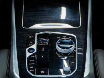 BMW X5 G05 SUV Plug-In Facelifting 3.0 50e 490KM 2026 BMW X5 xDrive50e Individual Edition Suv 3.0 (489KM) 2026, zdjęcie 12