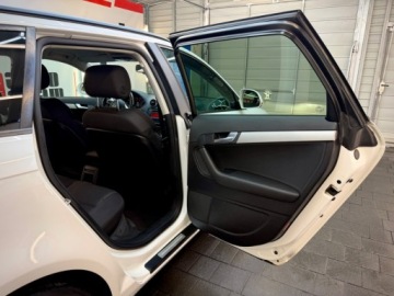 Audi A3 8P Hatchback 3d 2.0 TDI CR 140KM 2010 Audi A3 Sportback ledy bi xenon 2.0 tdi 140 konny manualna skrzynia bezwyp, zdjęcie 36