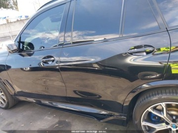 BMW X5 G05 2021 BMW X5 M50i 2021 4.4l 4.4 Benzyna 523KM, zdjęcie 2