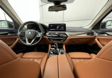 BMW Seria 5 G30-G31 Limuzyna Facelifting 2.0 530i 252KM 2022 BMW Seria 5 xDrive Automat Brazowa Skora Navi Ambiente Kamera FV23, zdjęcie 17