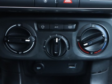 Citroen C3 III Hatchback Facelifting 1.2 PureTech 83KM 2020 Citroen C3 1.2 PureTech, Salon Polska, Klima, zdjęcie 16