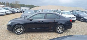 Volkswagen Jetta VI Sedan 2.0 TDI CR DPF 140KM 2013 Volkswagen Jetta automat mały przebieg, zdjęcie 3